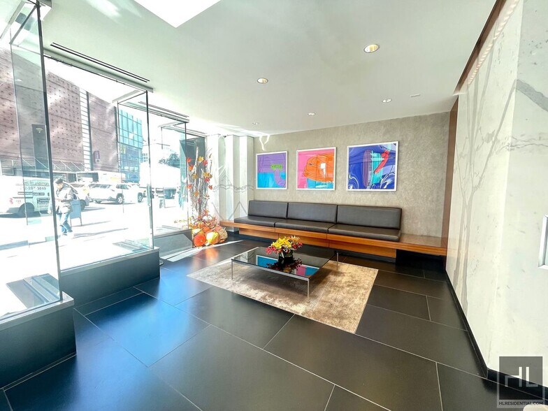 Building Photo - Fourth Avenue