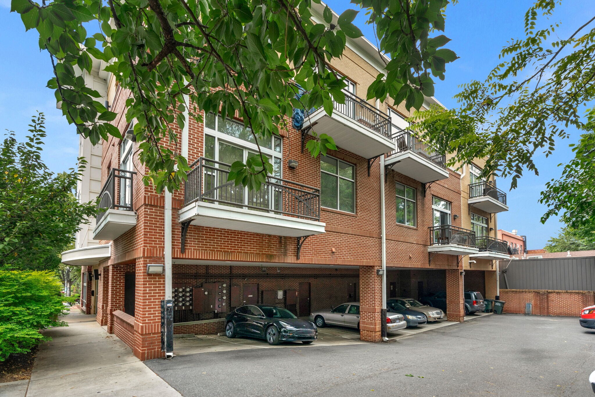 Building Photo - 525 E 34th St