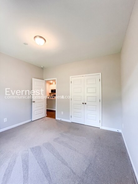 Building Photo - 1046 Echo Rdg Rd