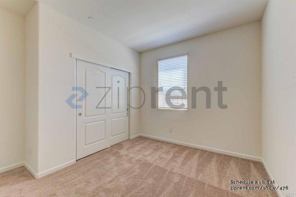 Building Photo - Unit