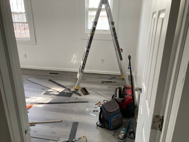 Building Photo - 42 Tillinghast St