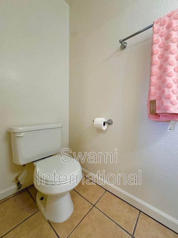 Building Photo - 14620 Berendo Ave