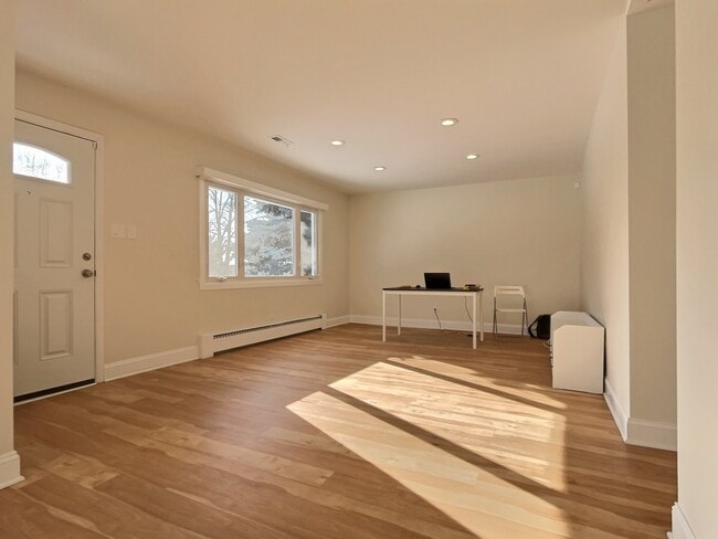 Building Photo - 2946 Knollwood Ln