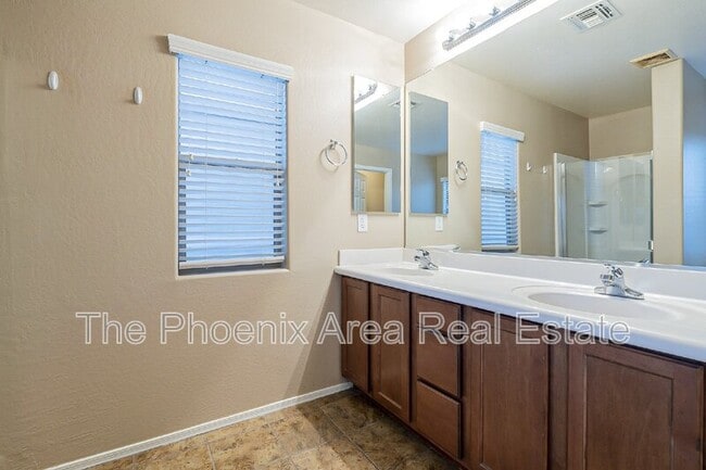Building Photo - 488 N Citrus Ln