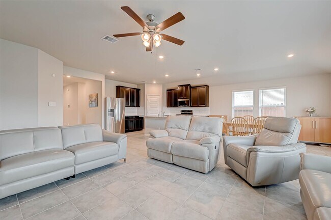 Building Photo - 3206 Dry Creek Dr