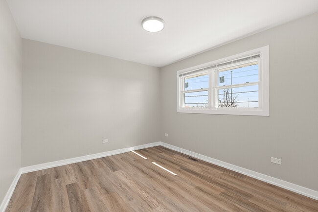 Building Photo - 9313 W 147th St