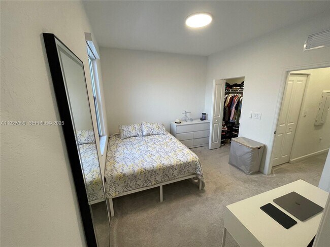 Building Photo - 12868 SW 232nd Ln