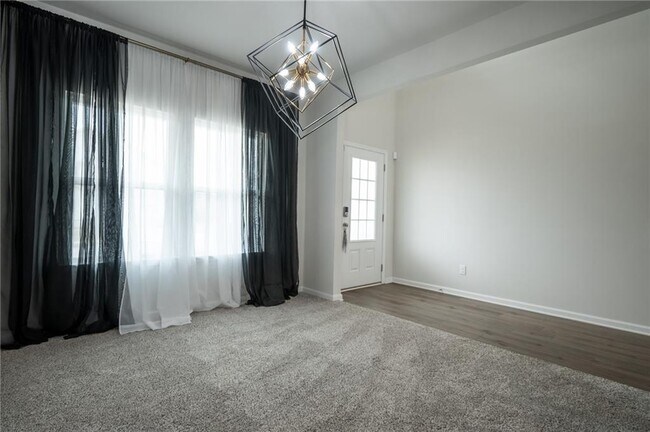 Building Photo - 13 Westerly Sta