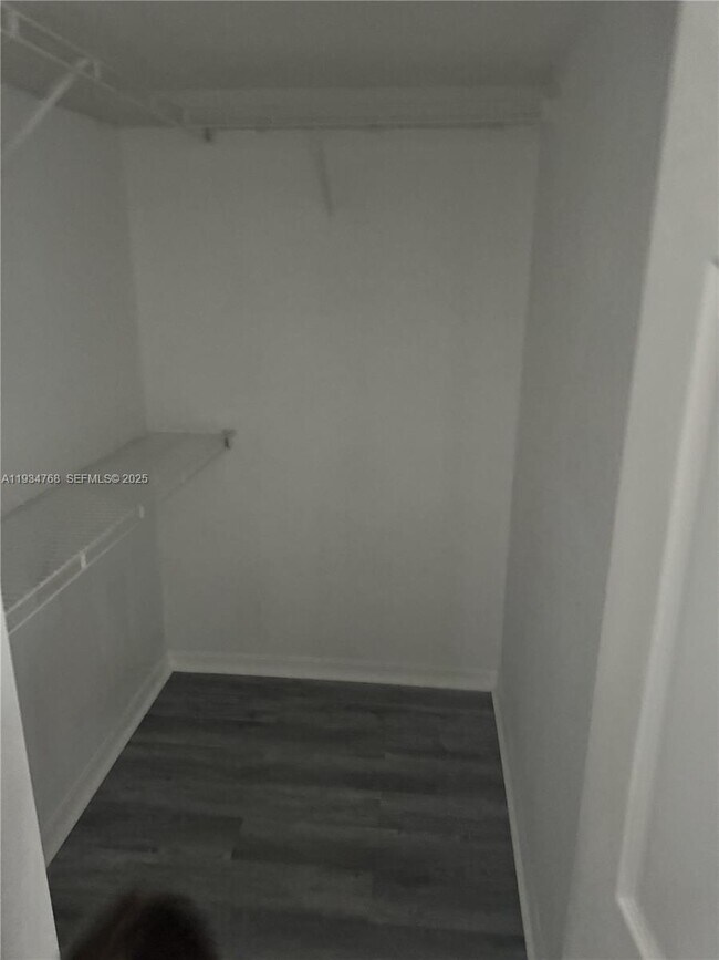 Building Photo - 2131 SE 10th Ave