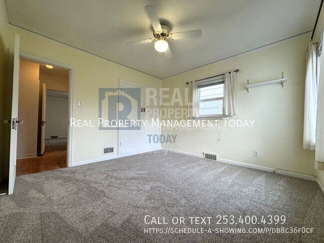 Building Photo - 910 N Union Ave