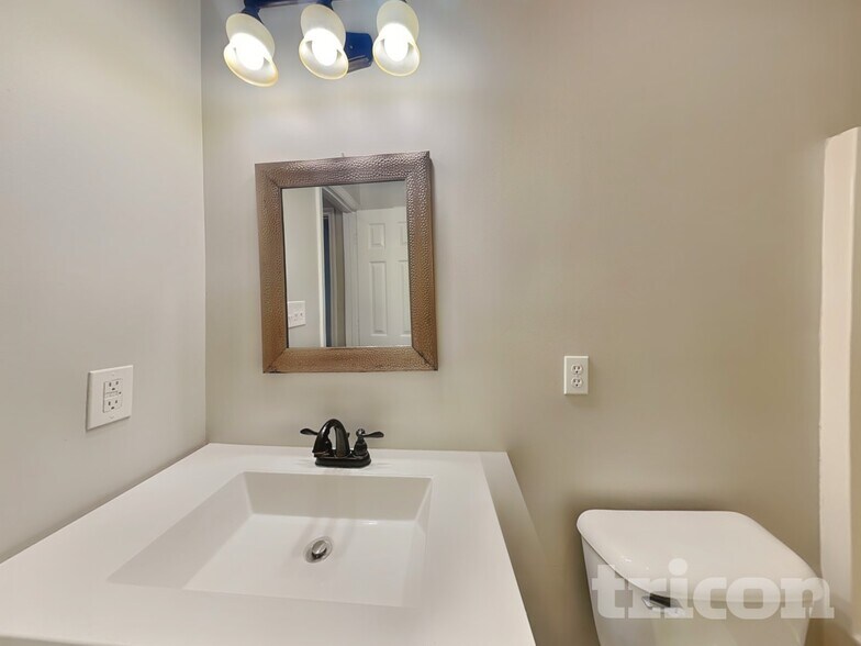 Building Photo - 45 Pebble Creek Dr