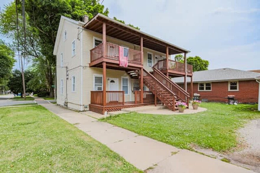 Building Photo - 839 Dunlop Ave