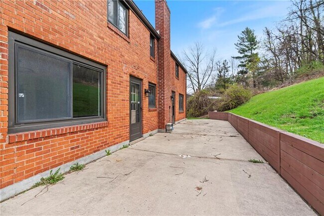 Building Photo - 5408 Verona Rd