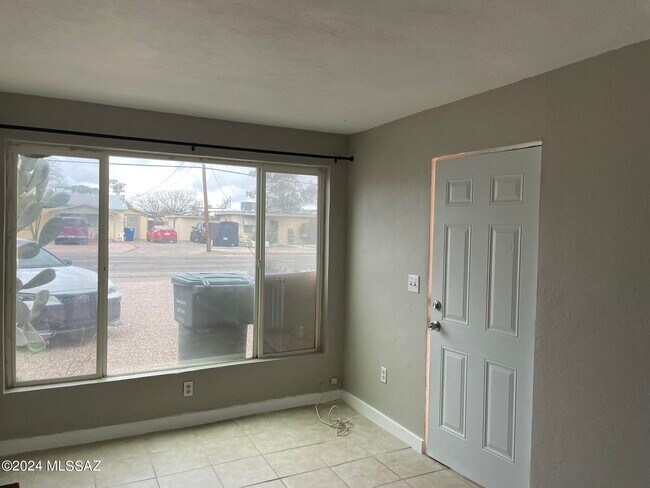 Building Photo - 2638 N Columbus Blvd