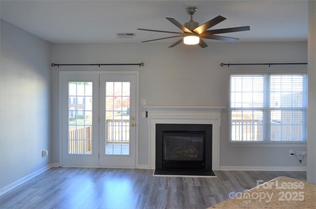 Building Photo - 16217 Peachmont Dr