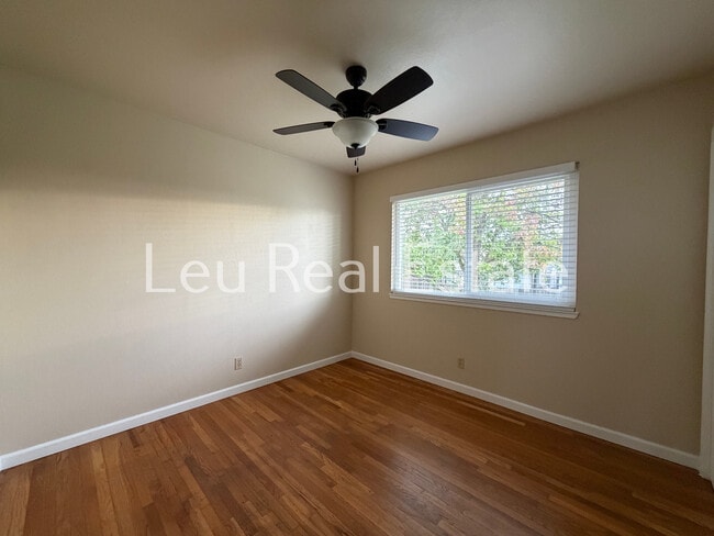 Building Photo - 108 Montrose Ct