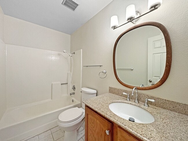 Building Photo - Charming 2BD/2BA Townhouse in Clairemont M...