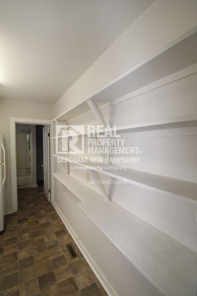 Building Photo - 40 Grove St