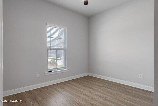 Building Photo - 106 Bejeweled Ave