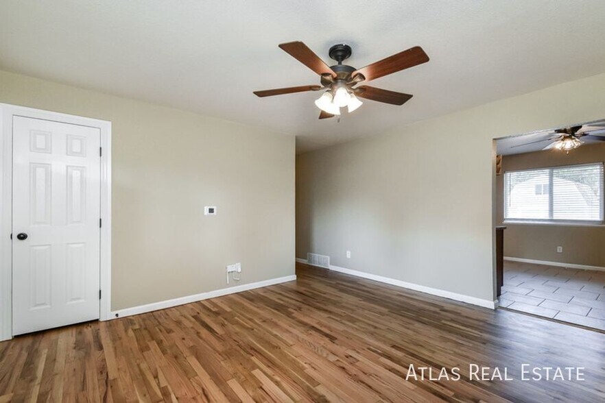 Building Photo - 612 Zion Dr