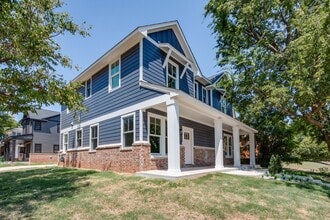 Building Photo - 2601 N Dewey Ave