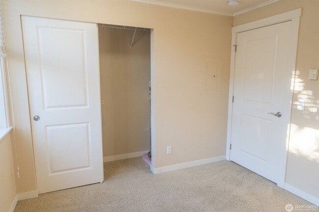 Building Photo - 2Bd/2Ba Seattle Condo