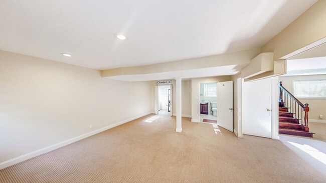 Building Photo - 5512 Hamilton Ave