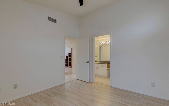 Building Photo - 7225 Scenic Hills Dr