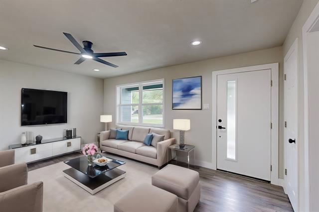 Building Photo - 4209 Dumont Dr