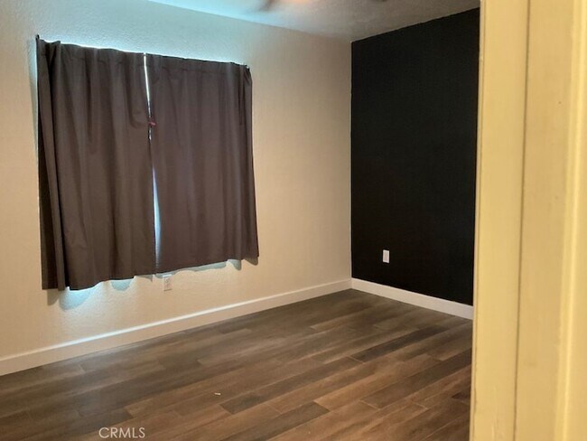 Building Photo - 17965 Live Oak St