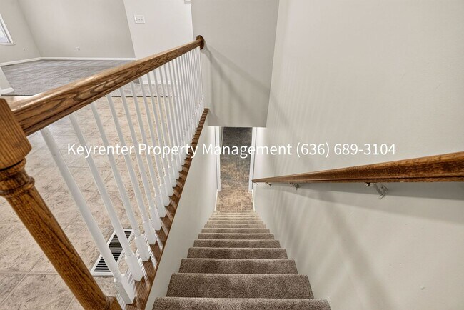 Building Photo - 421 Omar Ct