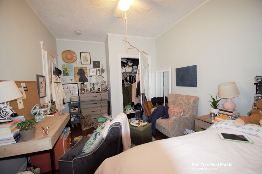 Building Photo - 11 Babcock St