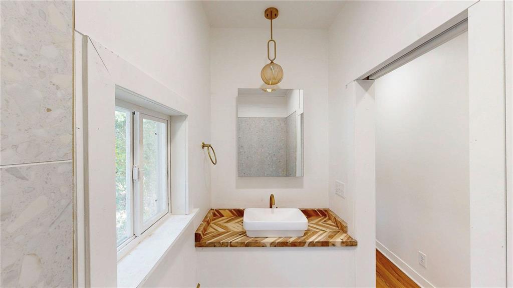 Building Photo - 912 Ohio Ave