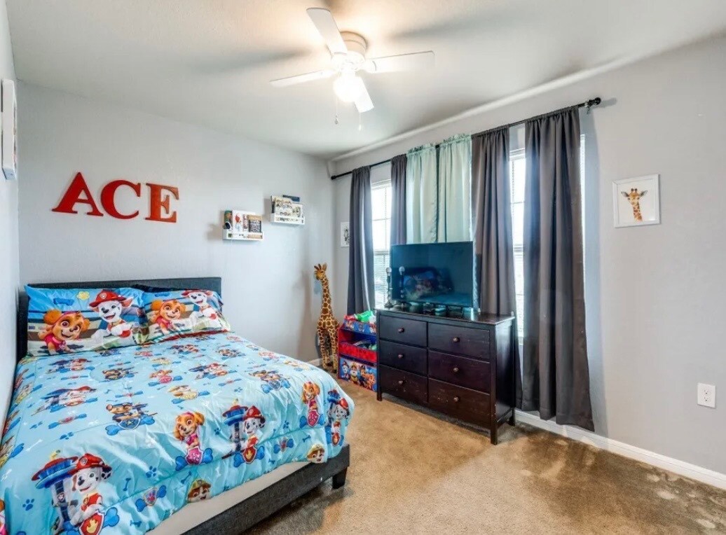 Building Photo - 6035 Enchantment