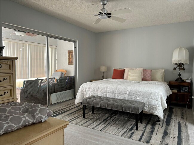 Building Photo - 6770 Royal Palm Blvd