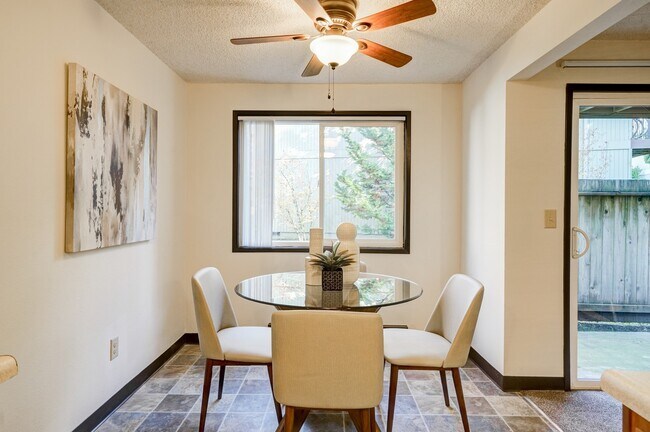 Building Photo - Spacious and immaculate one bedroom! Heat ...