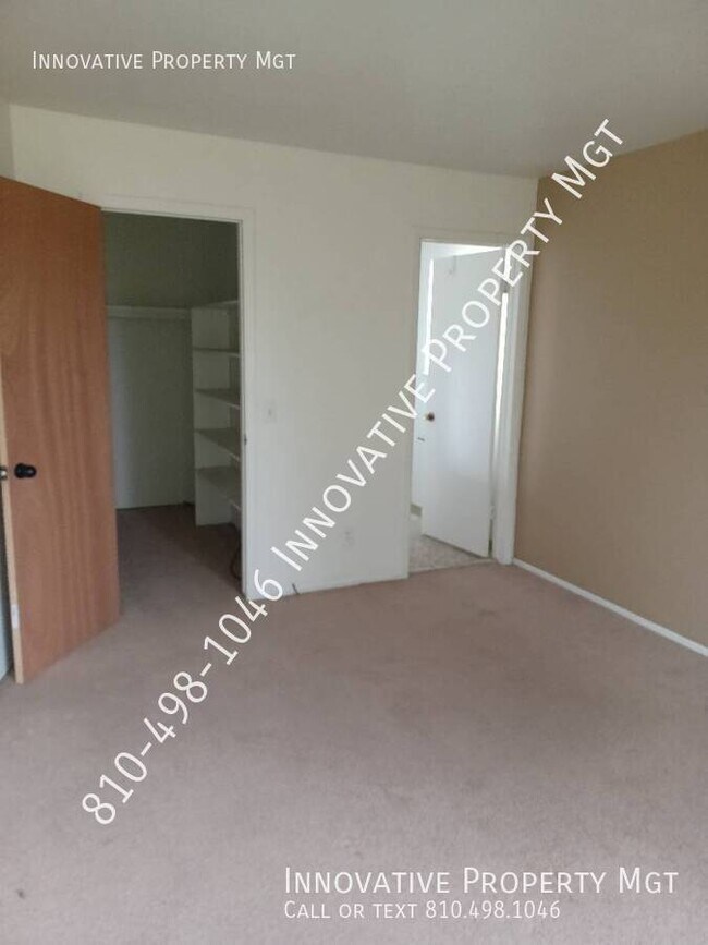 Building Photo - 6009 Holiday Gardens Dr