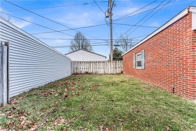 Building Photo - 4706 Dawnshire Ave