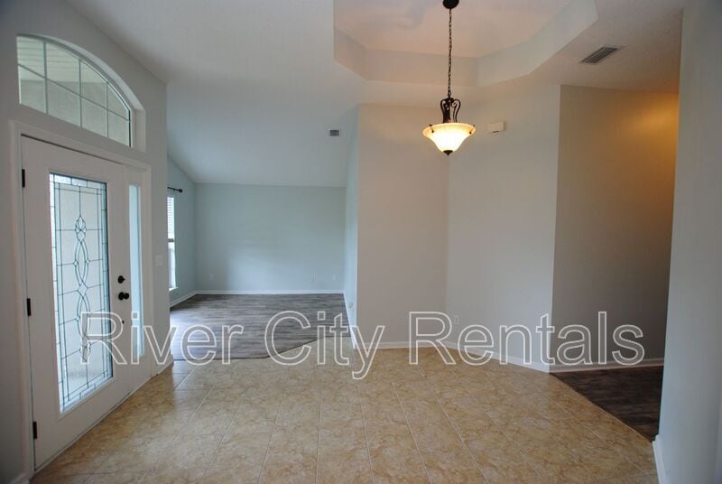 Building Photo - 599 Chestwood Chase Dr