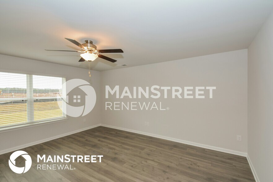 Building Photo - 2323 Curbow Dr