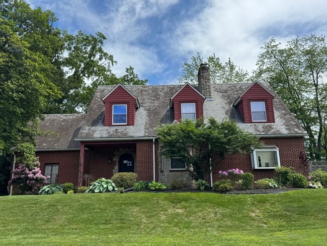 Building Photo - Lansdale Charming 4 Bedroom Cape Cod with ...