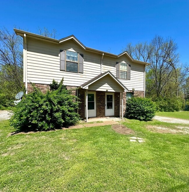 Building Photo - Totally Renovated!  Everything New!  Convenient to Everything!  Pet Friendly!