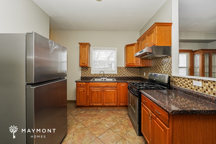 Building Photo - 3873 W 135th St