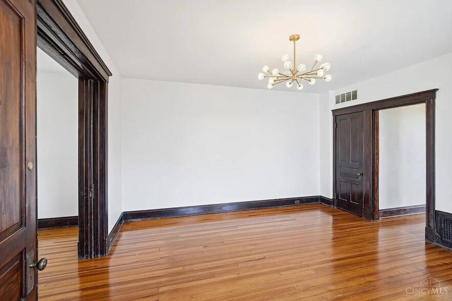 Building Photo - 535 Klotter Ave