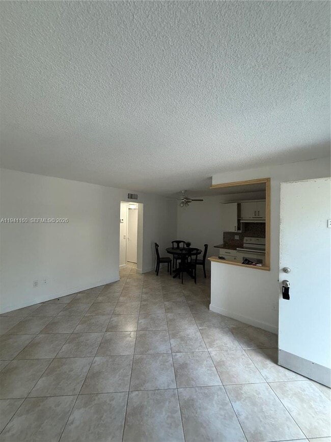 Building Photo - 1801 S Treasure Dr