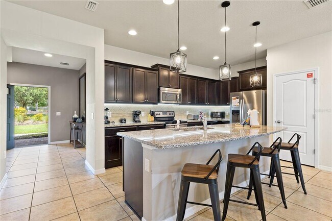 Building Photo - 1905 Majorca Dr