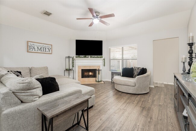 Primary Photo - 3210 Mystic Port Ln