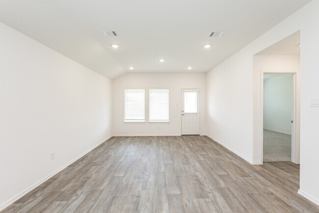 Building Photo - 31322 Harp Rdg