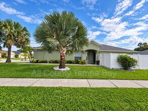 Building Photo - 11747 Lynmoor Dr