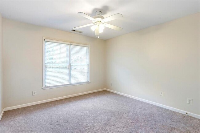 Building Photo - 12489 Huntington Trace